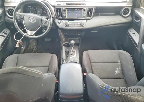 2017 Toyota Rav4 Xle z USA, uszkodzony, nr VIN JTMWFREV4HJ138504